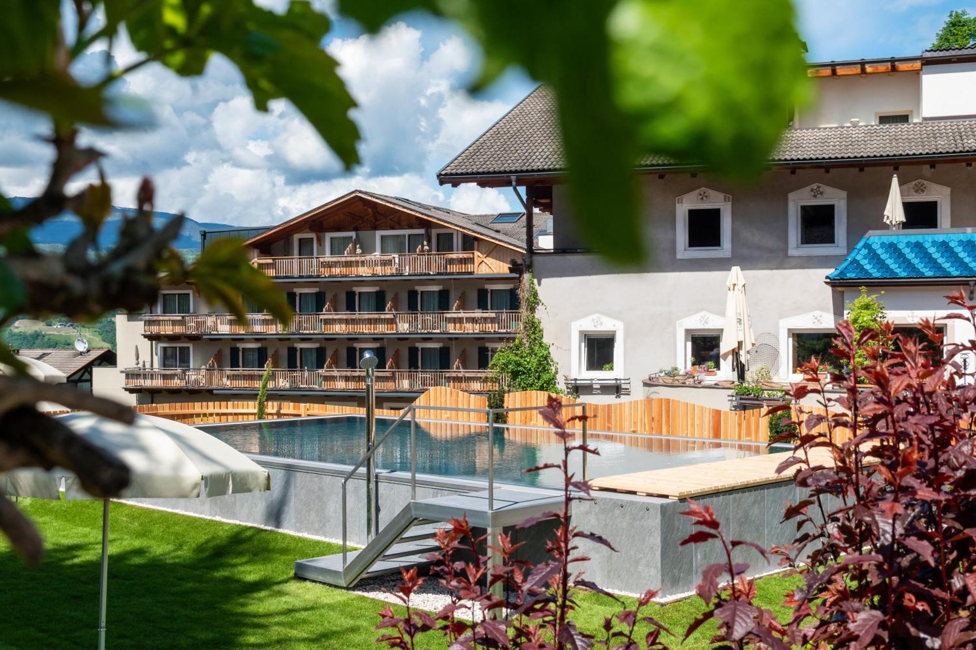 Oberwirt Weisses Kreuz Hotel คอลเลปิเอตรา ภายนอก รูปภาพ